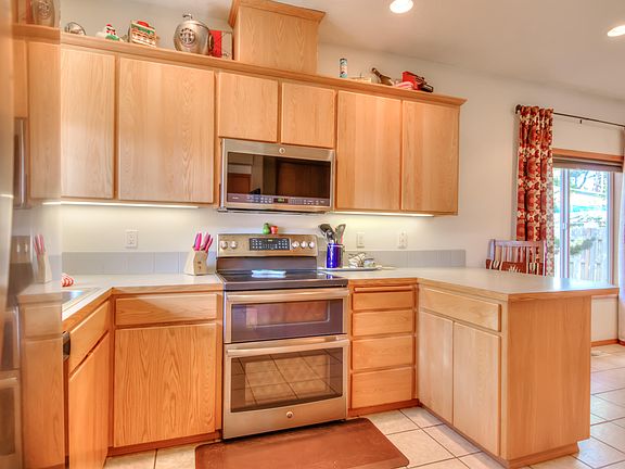 5th image of 4051 Evergreen Ave