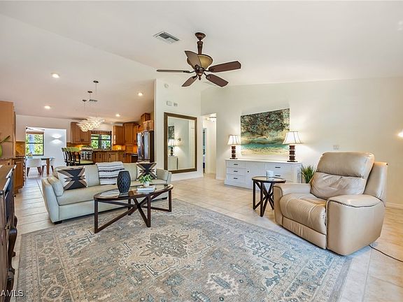 5th image of 10142 Tropical Dr