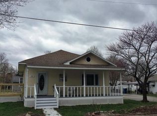 336 W 4th St, Benton, IL 62812