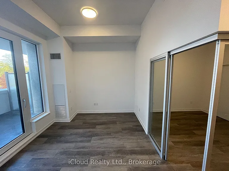 5 Wellington St S #202 — Photo 8