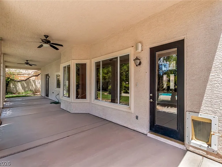 9675 Irvine Bay Ct — Photo 48