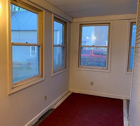5th image of 1012 Elm St #10