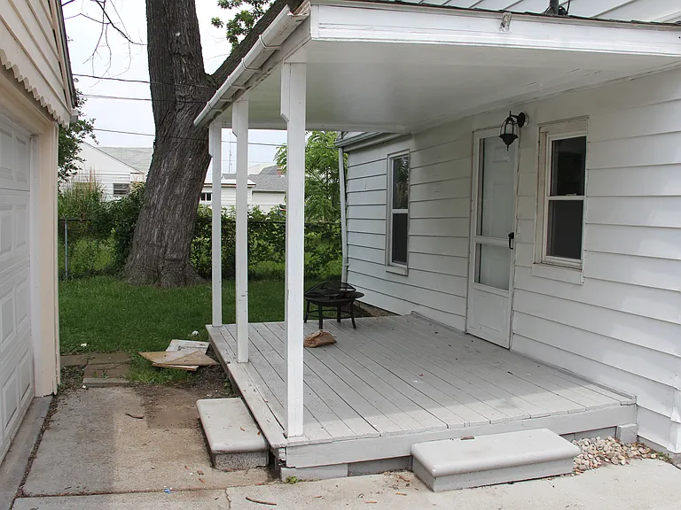 26739 Syracuse Ave — Photo 20