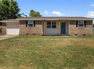 117 Glenhaven Dr, Chickasha, OK 73018