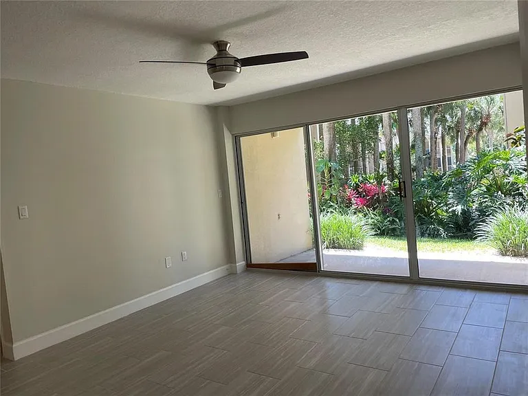 586 Orange Dr #118 — Photo 4