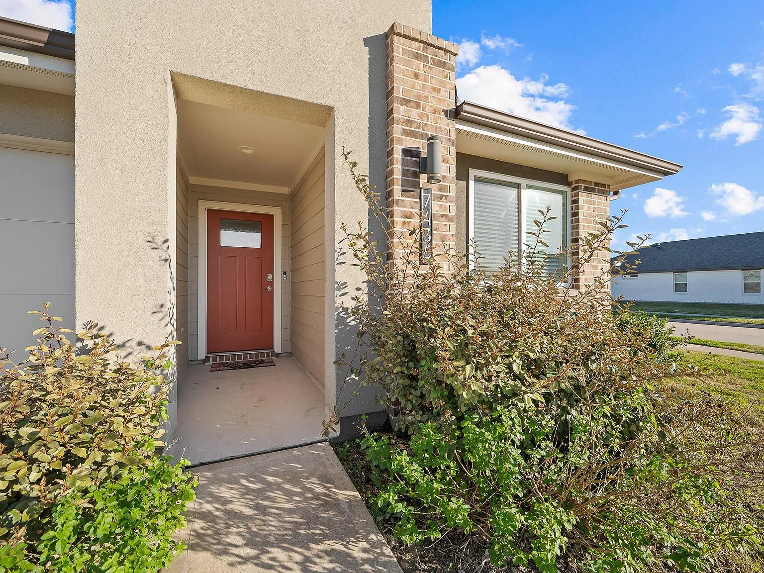 4 bed, 2.0 bath, 1763 sqft, $2,350 — Photo 4
