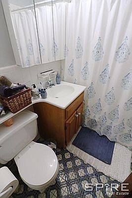 5th image of 118 W 73rd St APT A