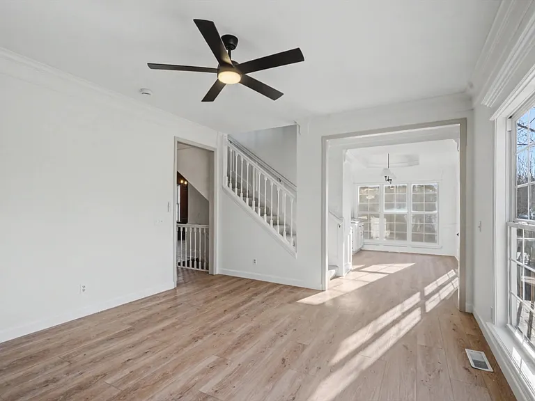 121 Hillside Dr — Photo 24