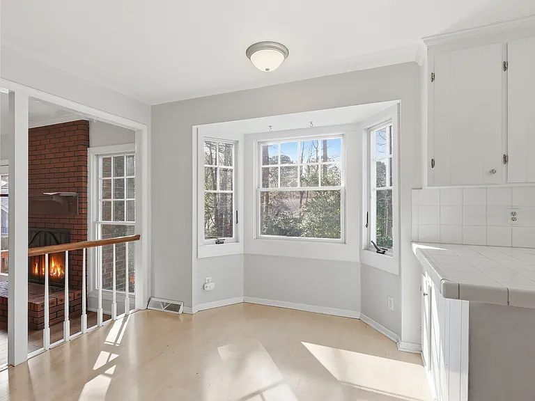 135 Sycamore St — Photo 8