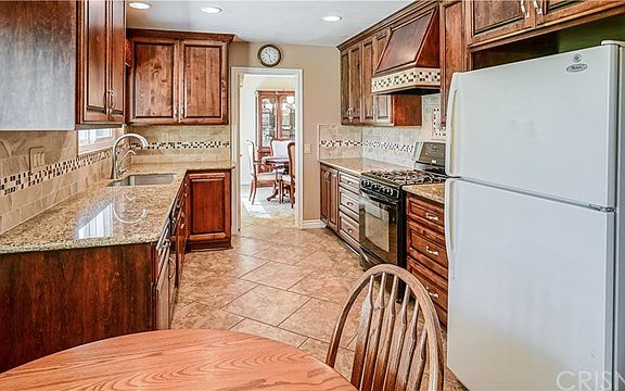 5th image of 27948 Redwood Glen Rd