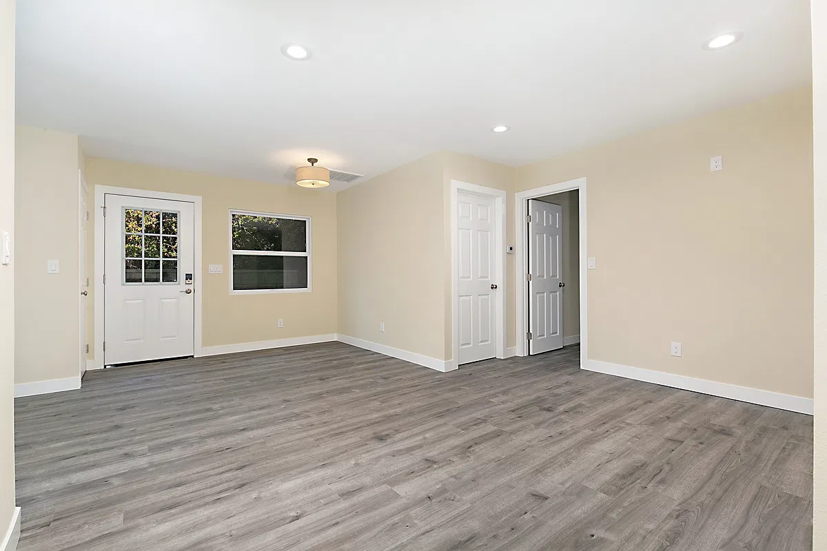 2 bed, 750 sqft, $2,900 — Photo 2