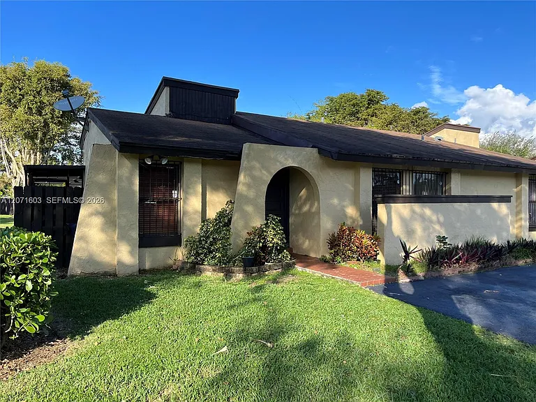 12713 SW 70th Ln — Photo 2