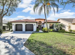 10975 Fieldfair Dr, Naples, FL 34119