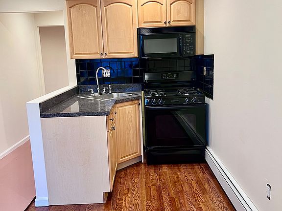 2nd image of 181 Hyatt Ave #2