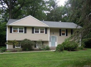 27 Edgebrook Ln, Airmont, NY 10952