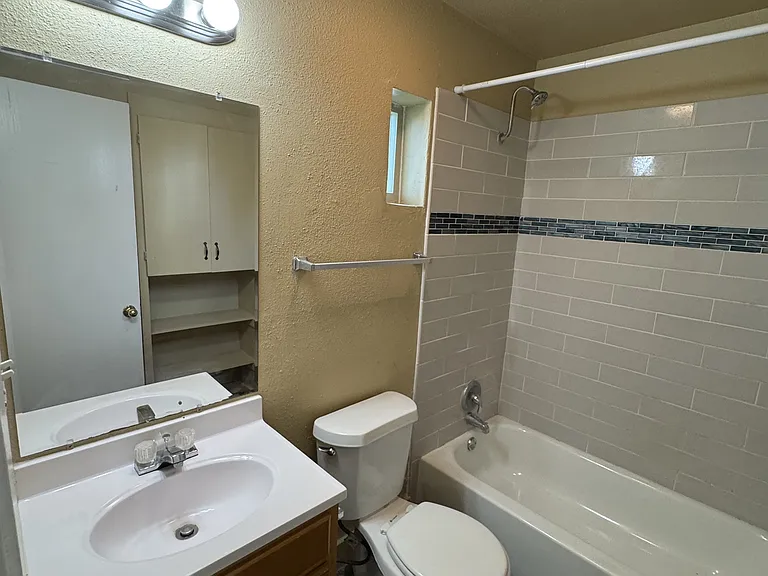 216 Lucas St #6 — Photo 11