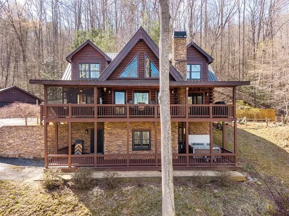 91 Whispering Lake Way, Blue Ridge, GA 30513