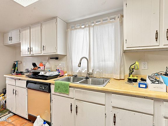 2nd image of 845 S VALENCIA --