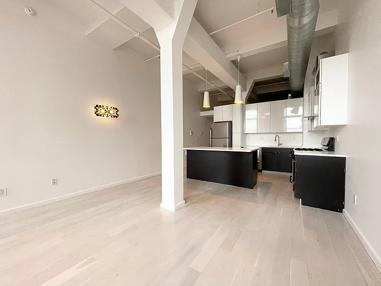 728 Market St #502 — Photo 4