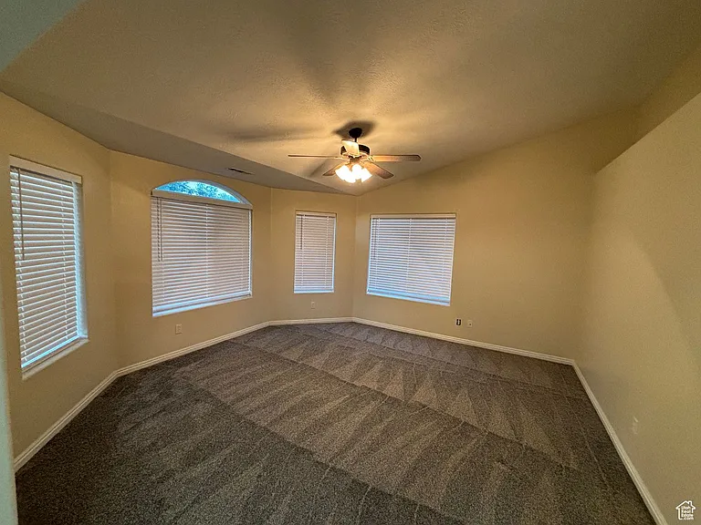2357 W 1620 North Cir — Photo 4