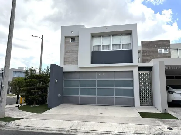 145 Trafalgar Sq, Guaynabo, PR 00969