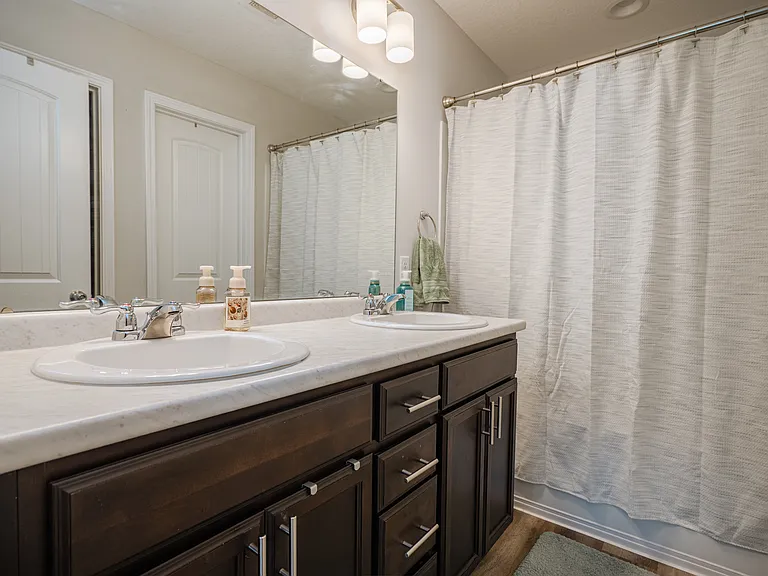 890 Grayson Ave — Photo 32