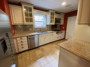 821 E 1st St APT 3, Duluth, MN 55805