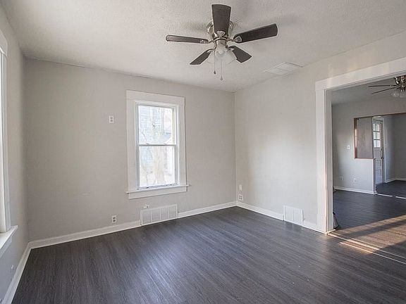 4th image of 82 Safford St
