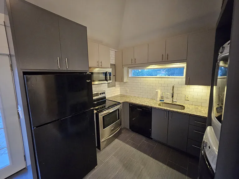811 Piedmont Ave NE — Photo 5
