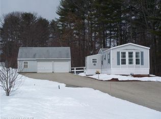 16 Eastview Rd, Mechanic Falls, ME 04256