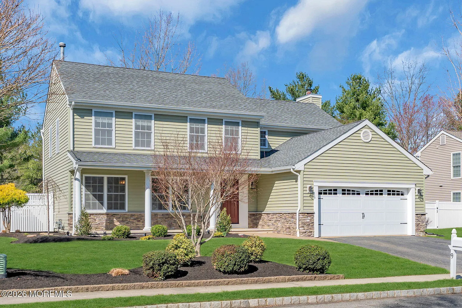 9 Neville Drive photo 1