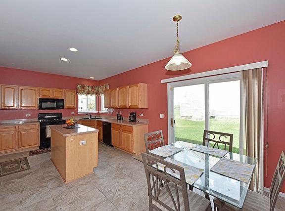 5th image of 39579 N Queensbury Ln