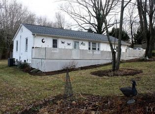 1042 Dakota Dr, Blue Ridge, VA 24064