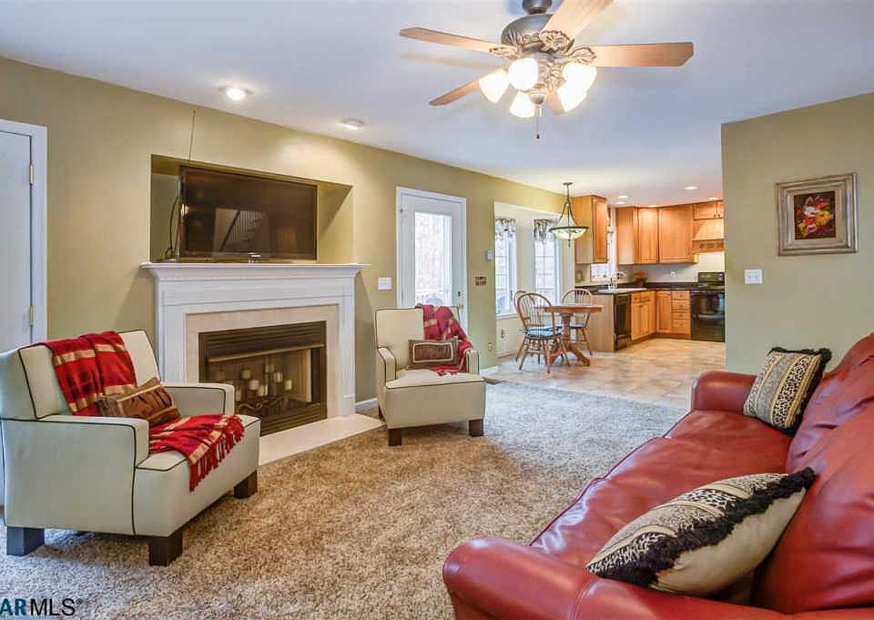 1st image of 9 Jefferson Dr
