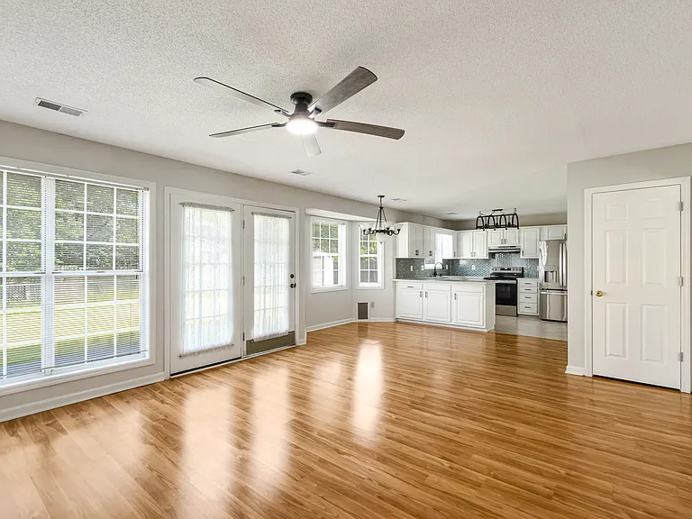 108 Heron Ln — Photo 11