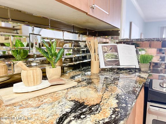 3rd image of 5811 ATLANTIC Boulevard #127