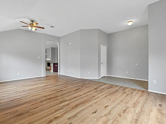 4th image of 1102 Adrift Ct