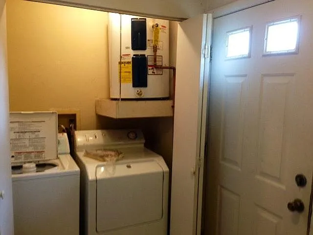24 Deen St #A — Photo 8