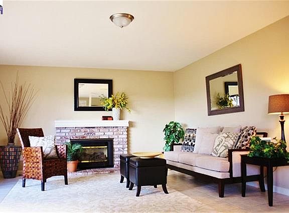 3rd image of 303 Lodgepole Ct
