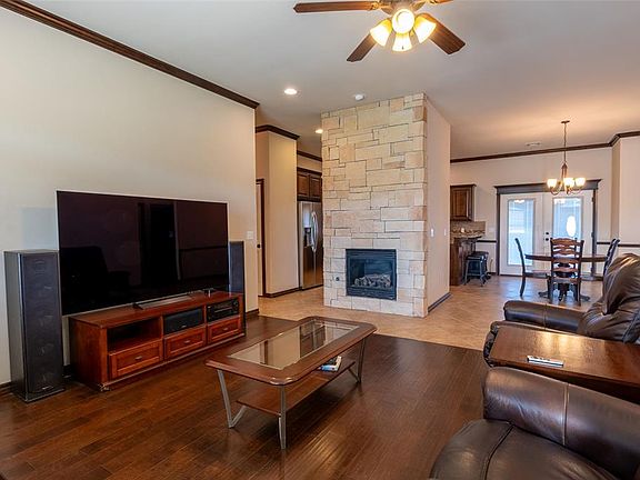 4th image of 2218 Brahman Cir