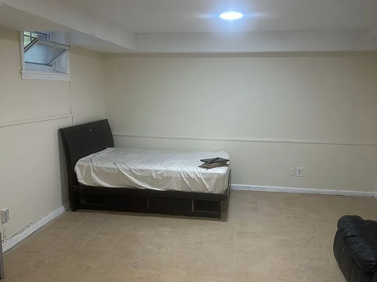 367 Fairview Ave — Photo 10