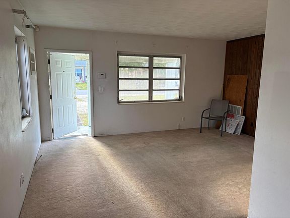 3rd image of 1521 NW 1st Avenue