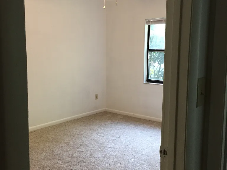 Front bedroom, measures 9'x9'