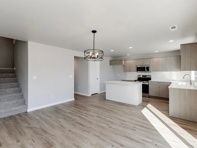 311 Chalcedony Ave — Photo 3