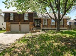 813 NW 18th St, Blue Springs, MO 64015