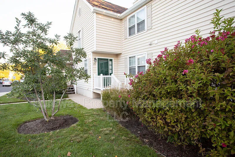 2 bed, 2.5 bath, 1178 sqft, $2,750 — Photo 2