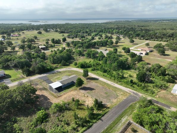 340 Alvina Ulich St, Somerville, TX 77879