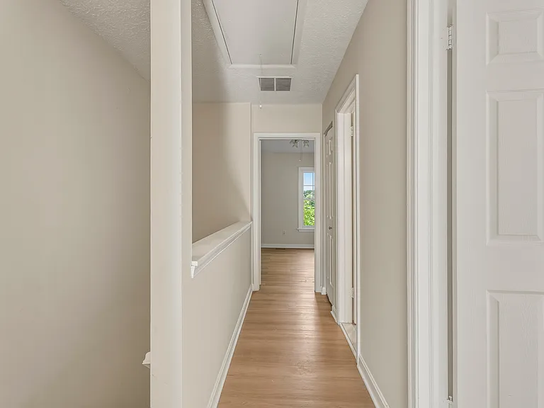 55 Oak Crest Ct — Photo 32