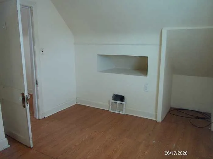 25627 Paige St — Photo 11