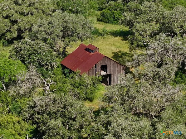 11086 W Church Rd, Yorktown, TX 78164